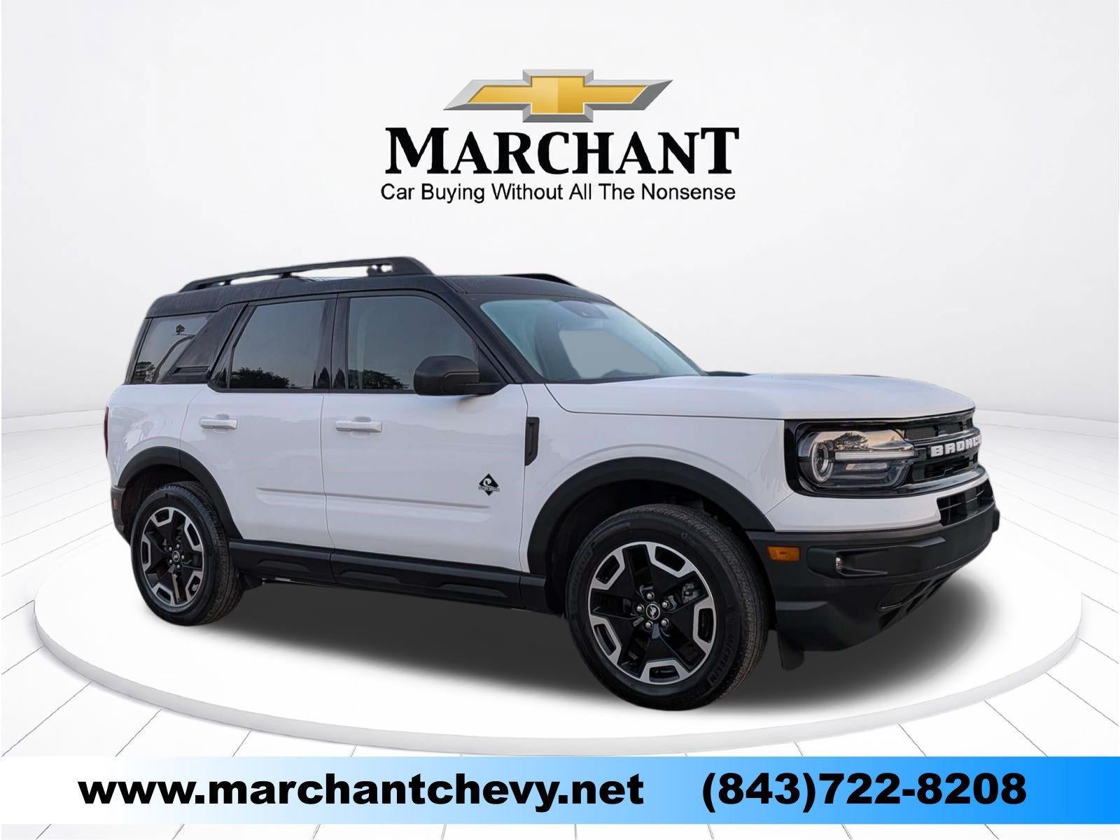 2024 Ford Bronco Sport Outer Banks 4x4 in Oxford White — front three-quarter view