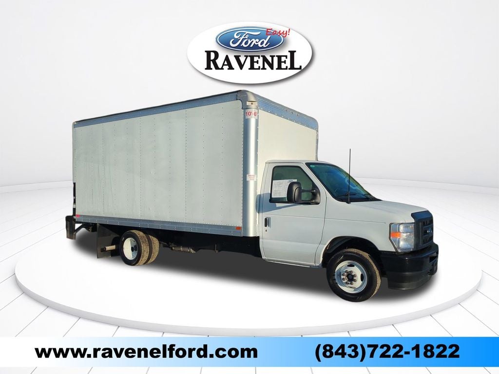 2024 Ford E-350SD Base Cutaway in Oxford White — front three-quarter view